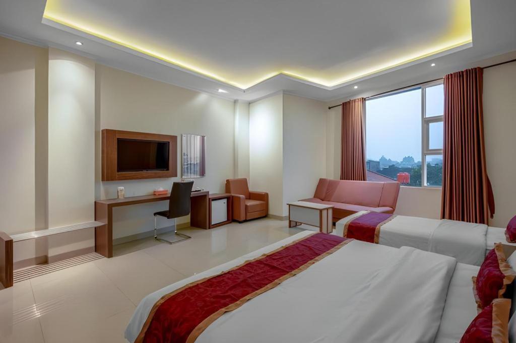 Raffleshom Hotel Bandung Exterior photo