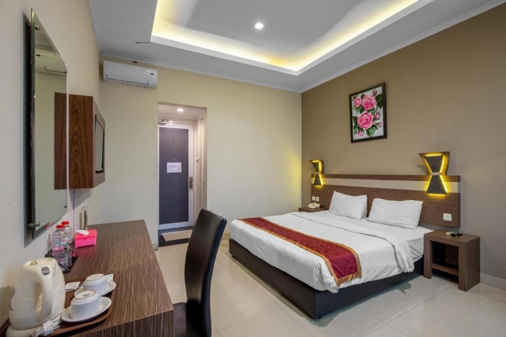 Raffleshom Hotel Bandung Exterior photo