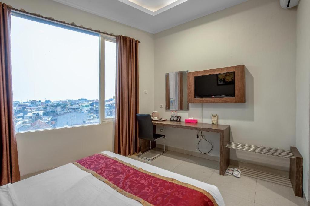 Raffleshom Hotel Bandung Exterior photo